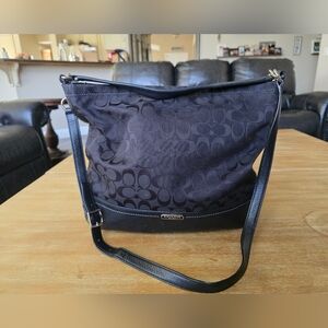 Coach Black Shoulder Bag W/pebble Leather Bottom